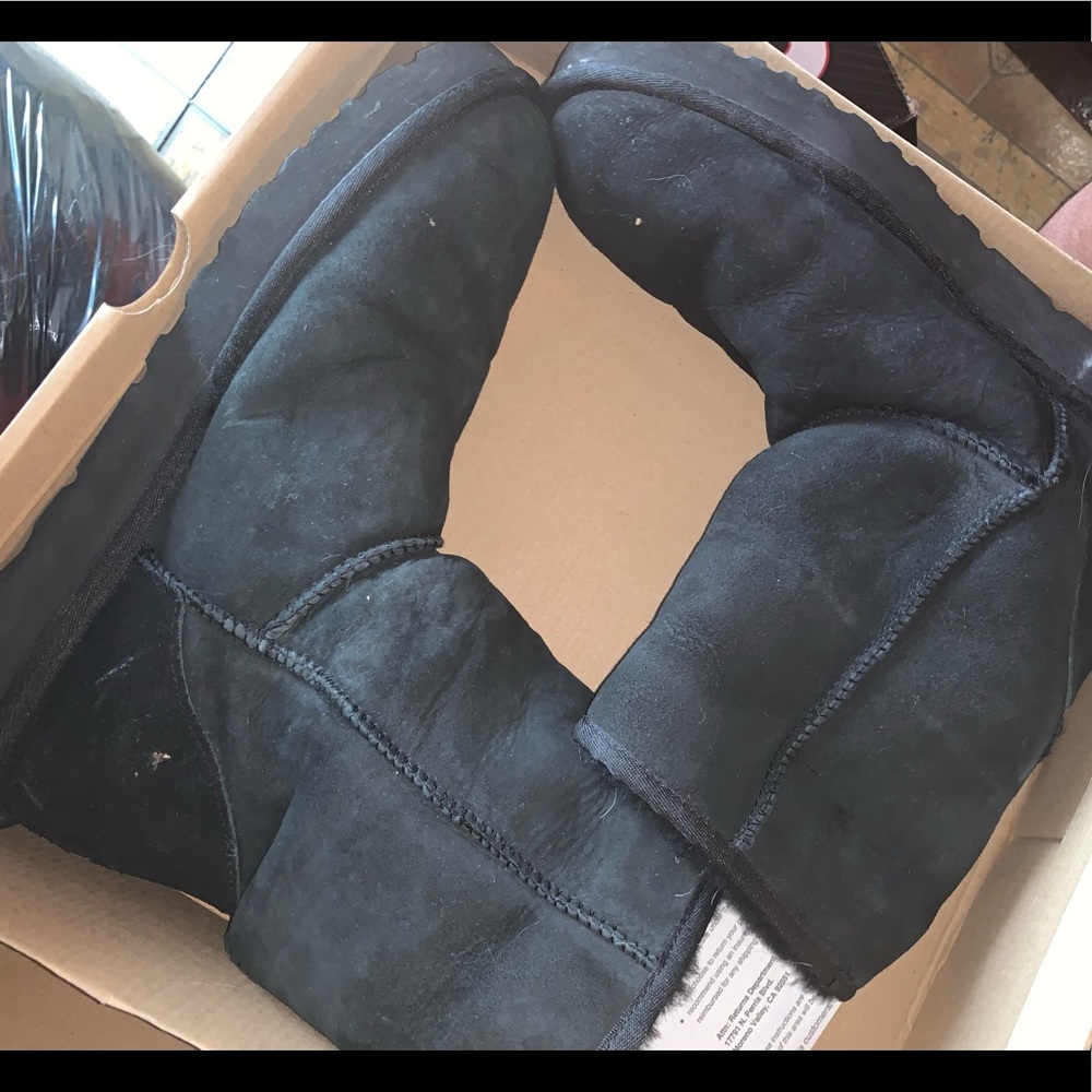 Men uggs ; slightly worn